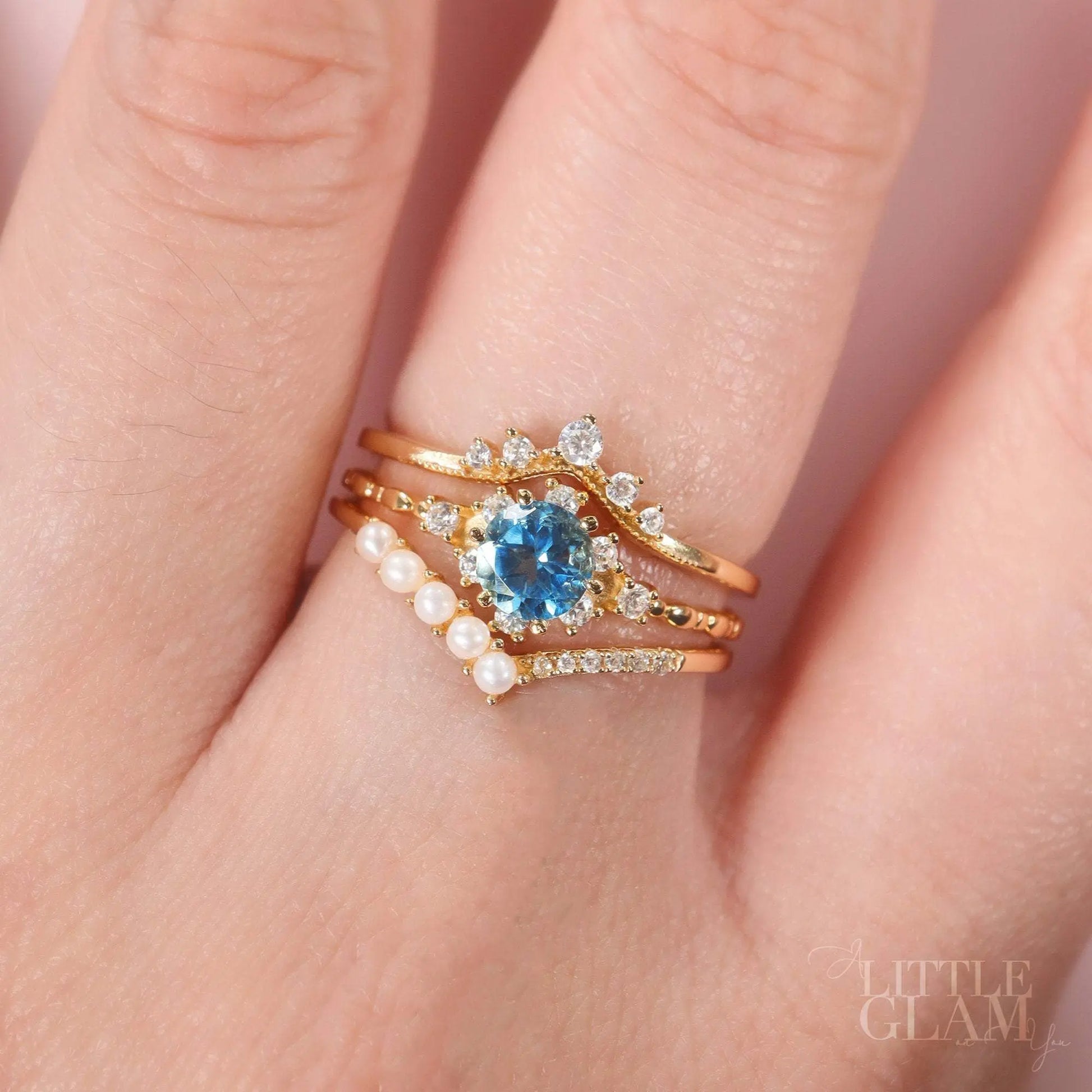 Purity Pearl V Ring Pearl & Cubic Zirconia