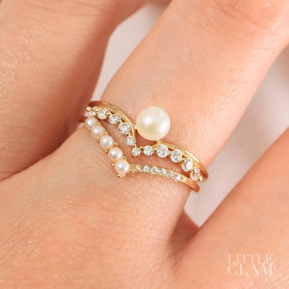 Purity Pearl V Ring Pearl & Cubic Zirconia